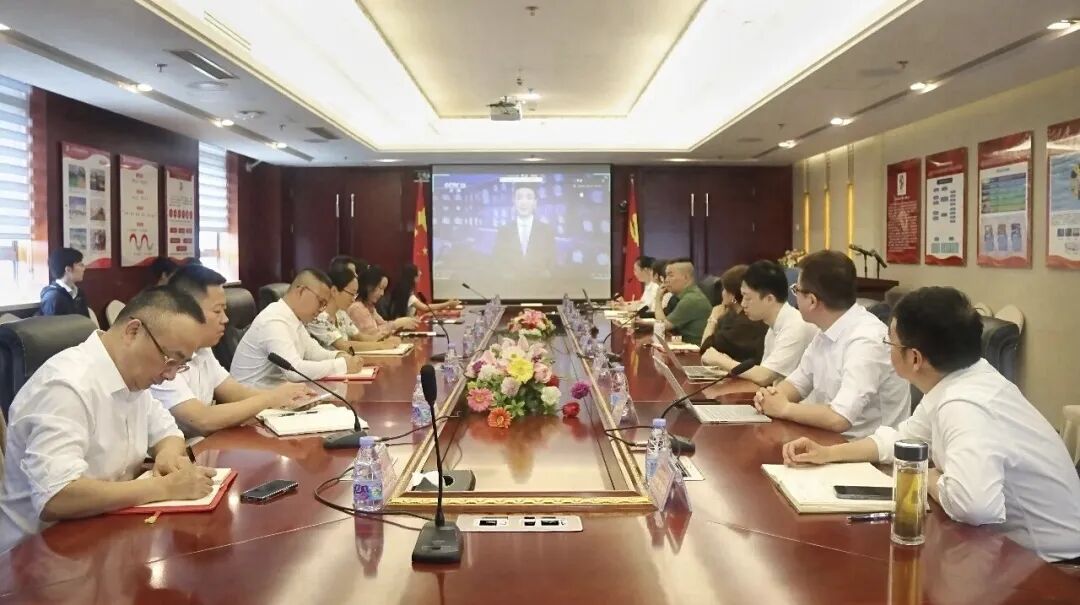 中铁昊天召开加快构建新型城乡体系专题学习会